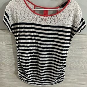 Womens short sleeve top
